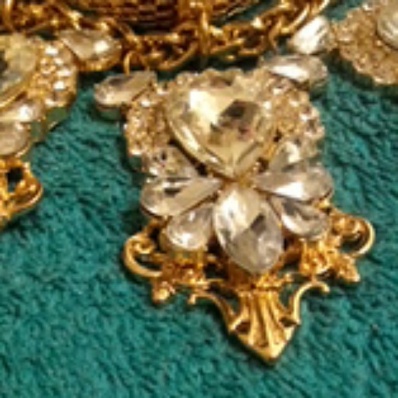 Fashion Jewelry - Picture 2 of 3